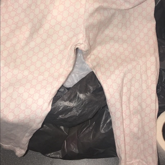 Gucci - Picture 2 of 2